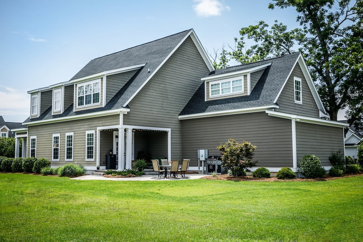 Craftsman Cottage Style Modern Suburban House in Subdivision with Curb Appeal