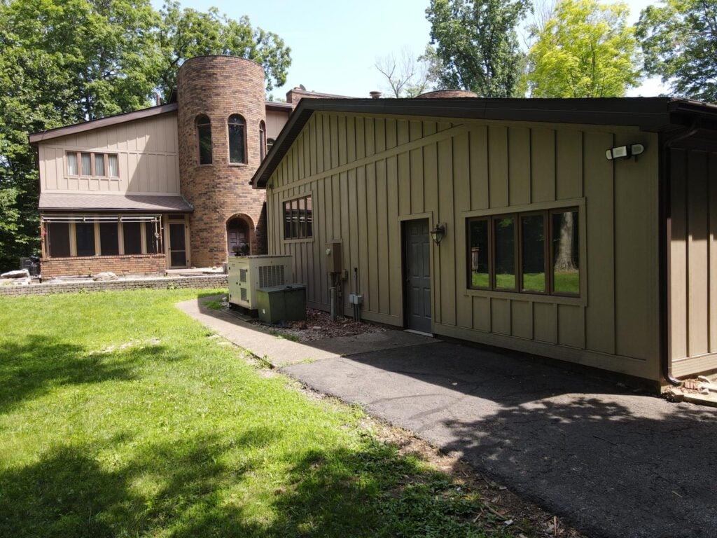 vertical vs horizontal siding garage